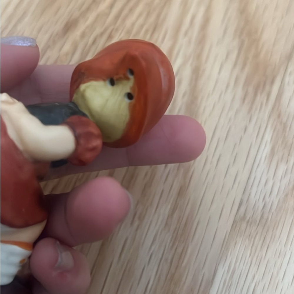 Salt and Pepper Shaker - Picture 4 of 5